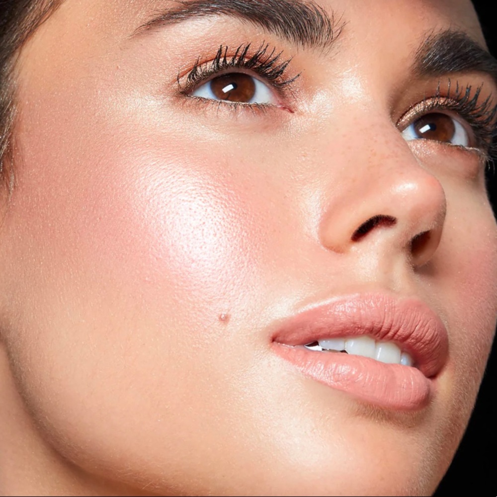 Bobbi Brown Highlighting Powder - Picture 2 of 5